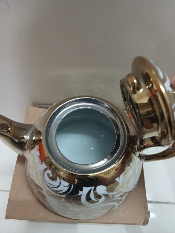 قوری چینی طرح دار طلایی