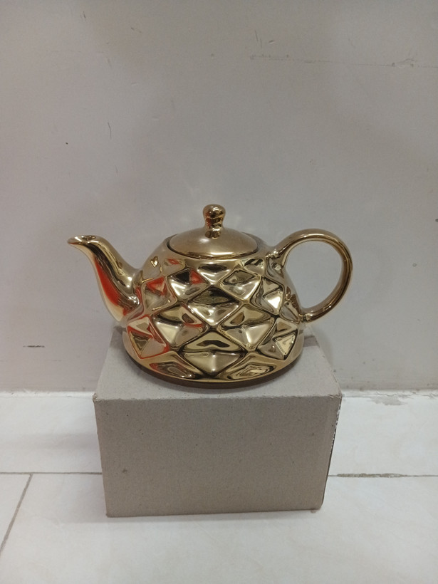قوری طرح دار طلایی