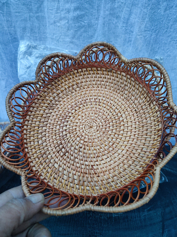 سبد حصیری بافت ۲ سایز طرح گل ( وارداتی)